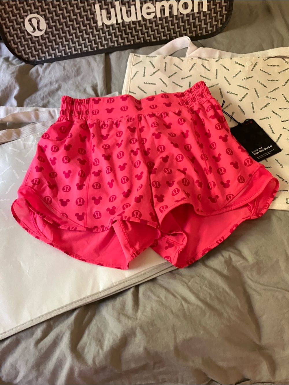 NWT Lululemon Hotty Hot High-Rise Short 4" *Disney, Sz 6, Disney Classic Pink